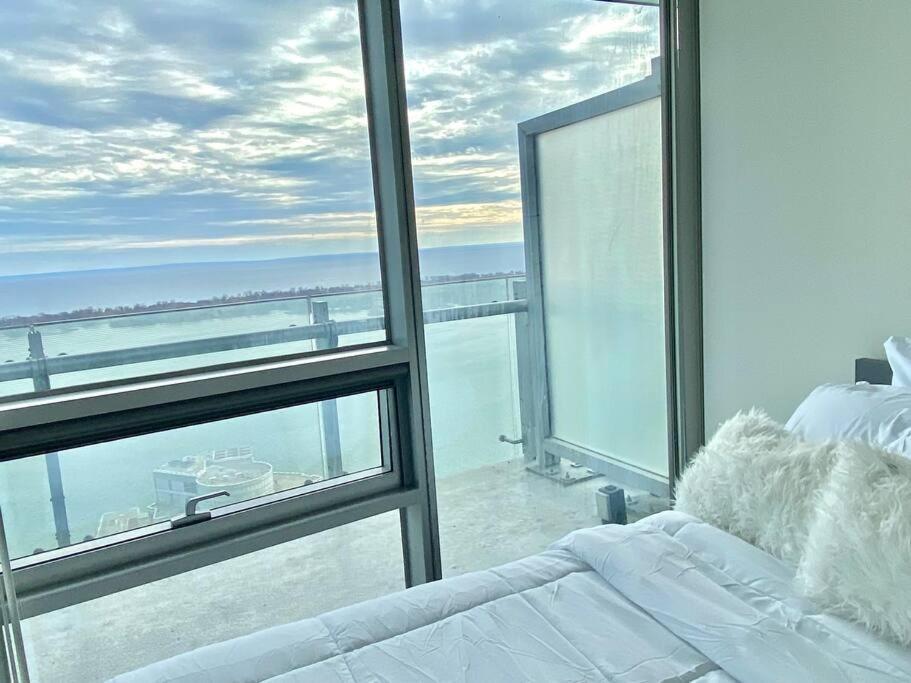 Cozy 2 Bedroom Free Parking Downtown Toronto 1Min Scotiabank Arena Tff Cn Tower Rogers Centre Union Station Exterior foto
