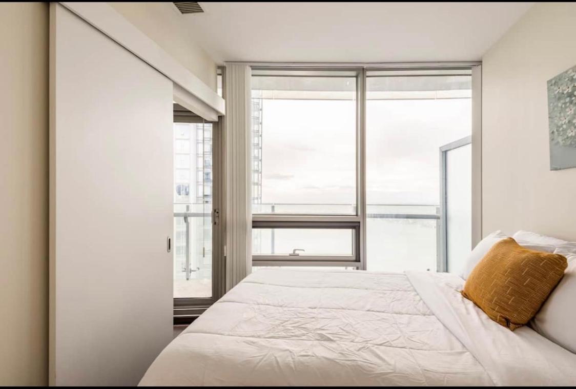 Cozy 2 Bedroom Free Parking Downtown Toronto 1Min Scotiabank Arena Tff Cn Tower Rogers Centre Union Station Exterior foto